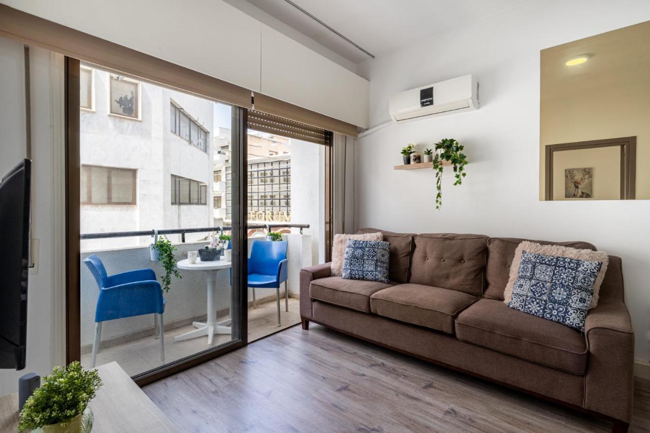 Eleni'S 1-Br Apt In Larnaca Center Dış mekan fotoğraf