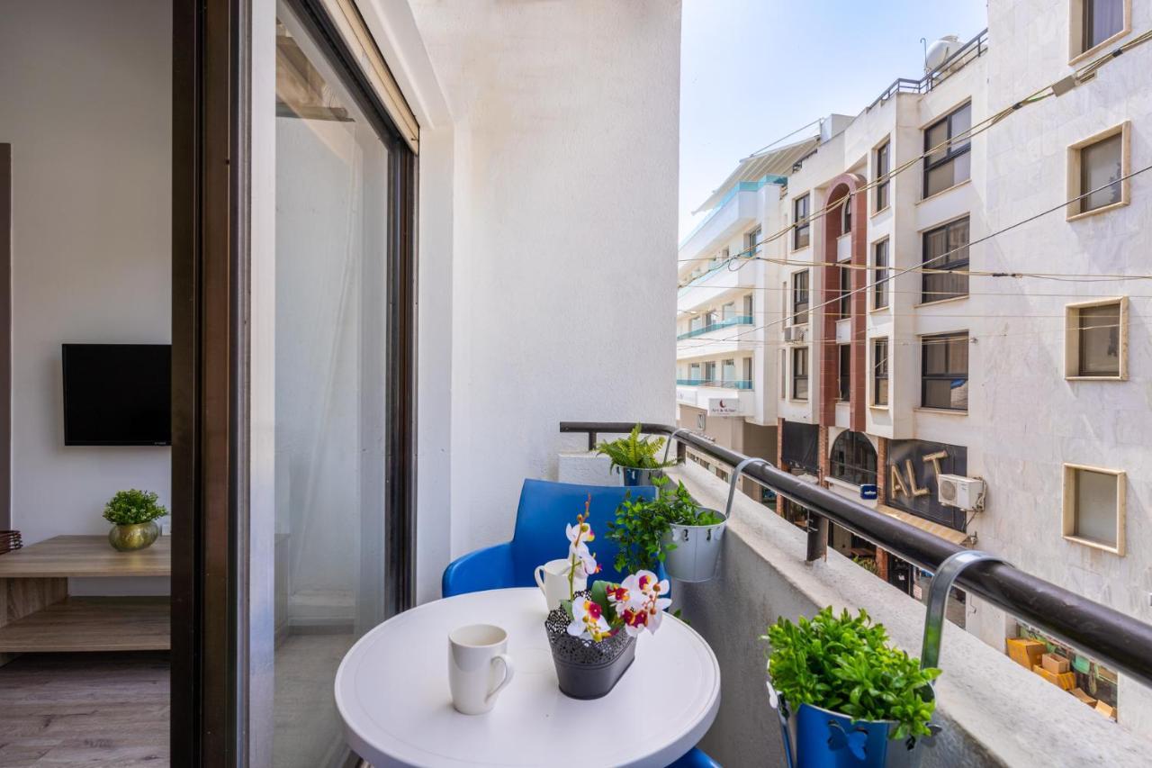 Eleni'S 1-Br Apt In Larnaca Center Dış mekan fotoğraf