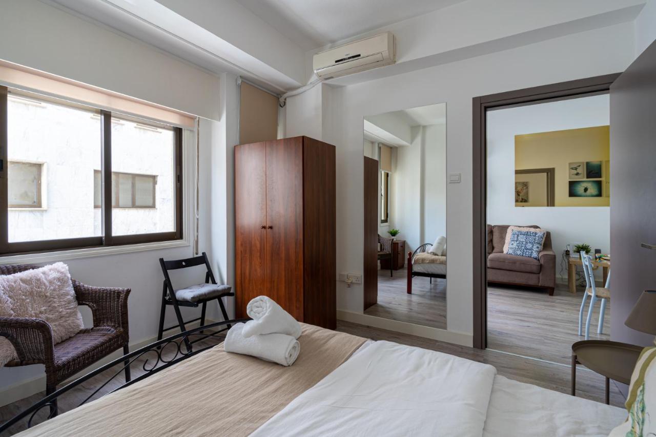 Eleni'S 1-Br Apt In Larnaca Center Dış mekan fotoğraf
